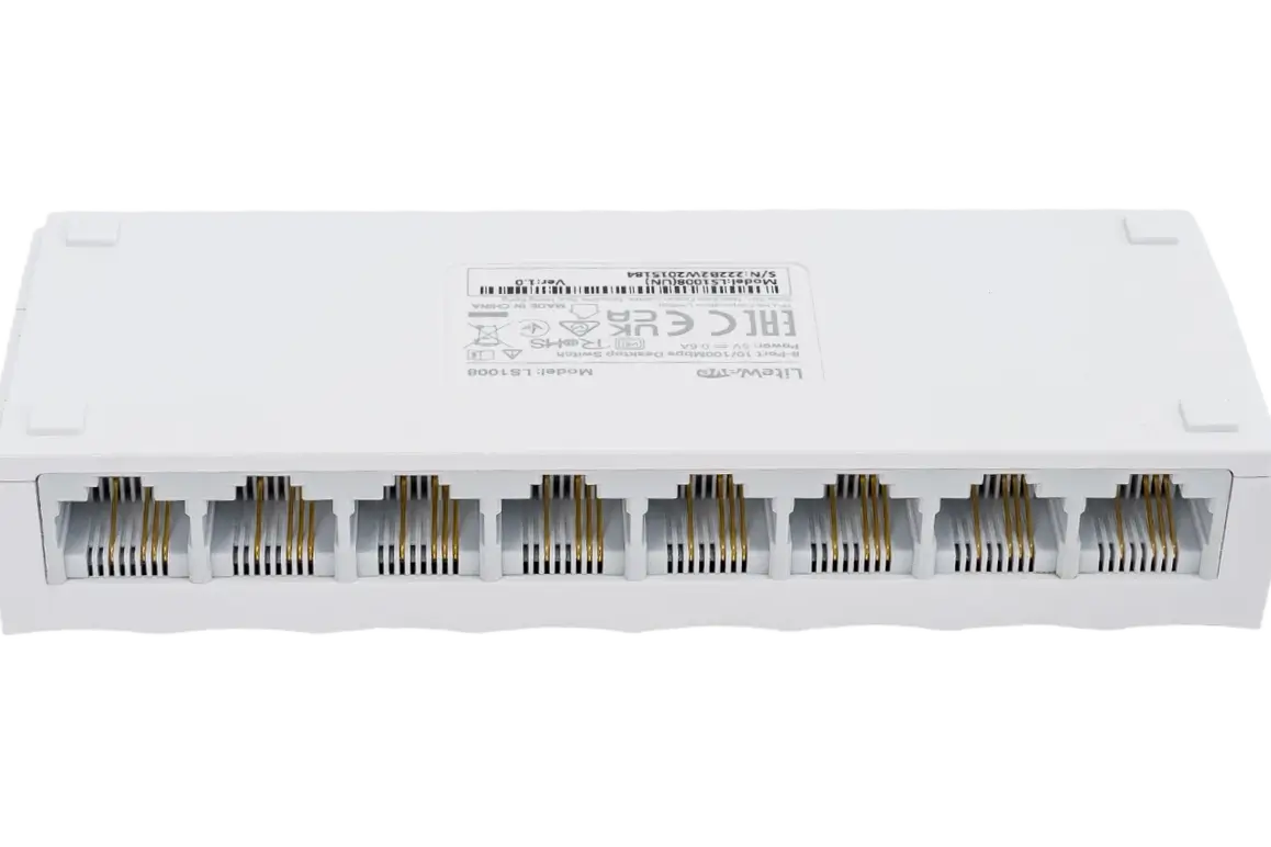 سوئیچ مگابیتی 8پورت دسکتاپ تی پی لینک مدل LS1008
