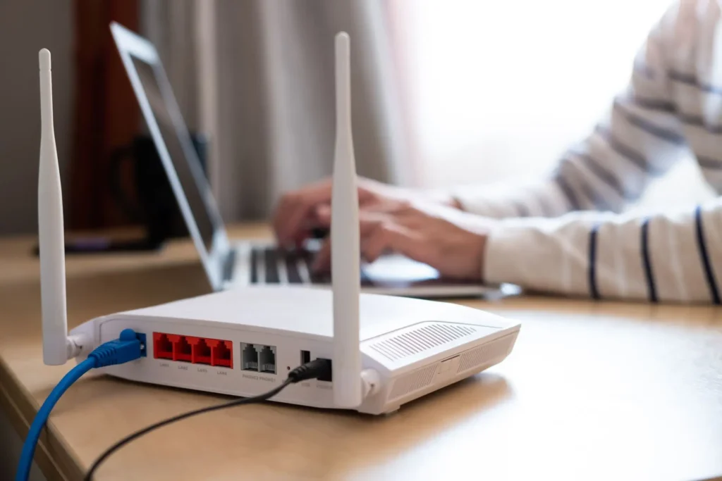 fiber optic modems 9 - فروشگاه اینترنتی دایزیما راهنمای جامع خرید مودم فیبر نوری